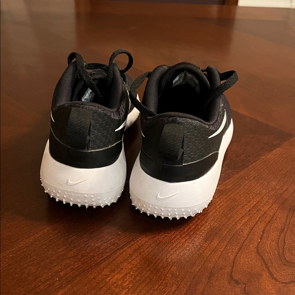 Nike Roshe Kids Black Golf Sneakers - Picture 4 of 5